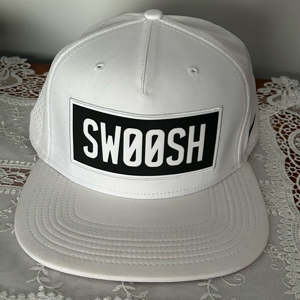 Nike Swoosh Dri-Fit White Snapback